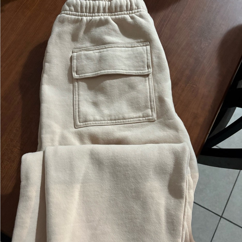 Aritzia Cream Sweatfleece Joggers